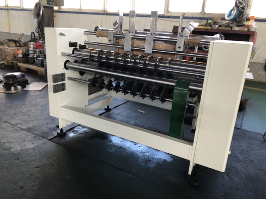 1200 mm Υπολογιστική συσκευή διαχωρισμού, συναρμολόγηση συσσωρευτών και συσκευή συσσωρευτών κυματοειδών κιβωτίων